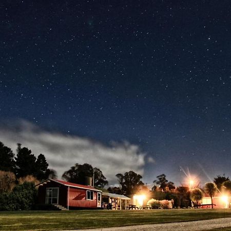 Motels By The Moeraki Boulders Holiday Park Hampden Exterior photo