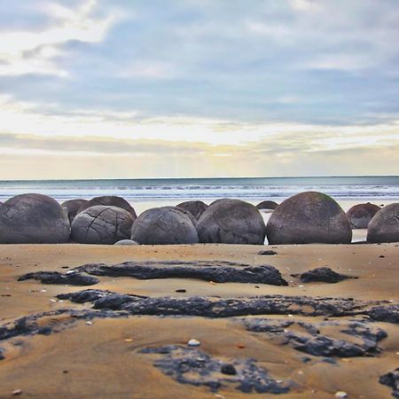 Motels By The Moeraki Boulders Holiday Park Hampden Exterior photo