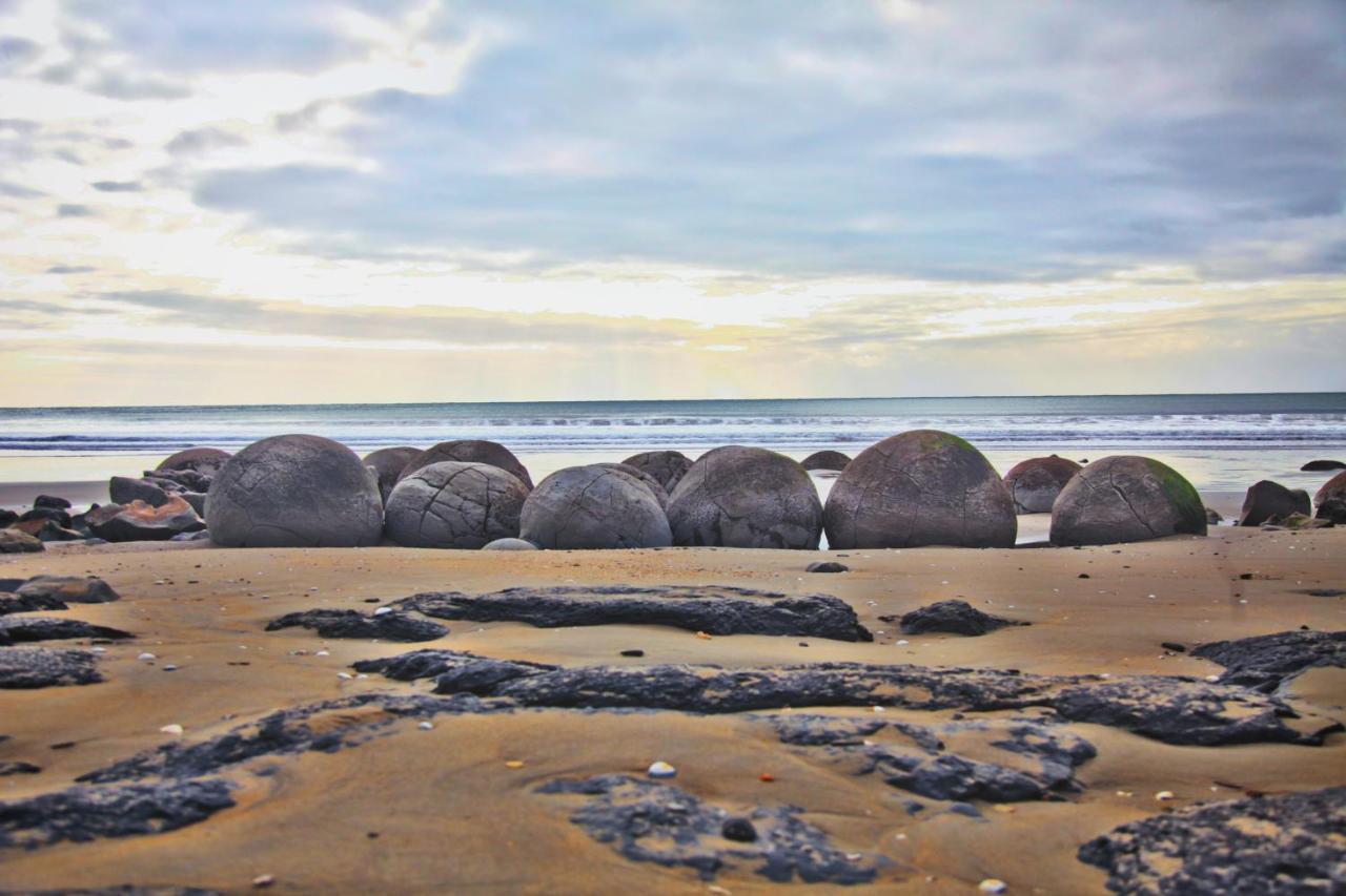 Motels By The Moeraki Boulders Holiday Park Hampden Exterior photo