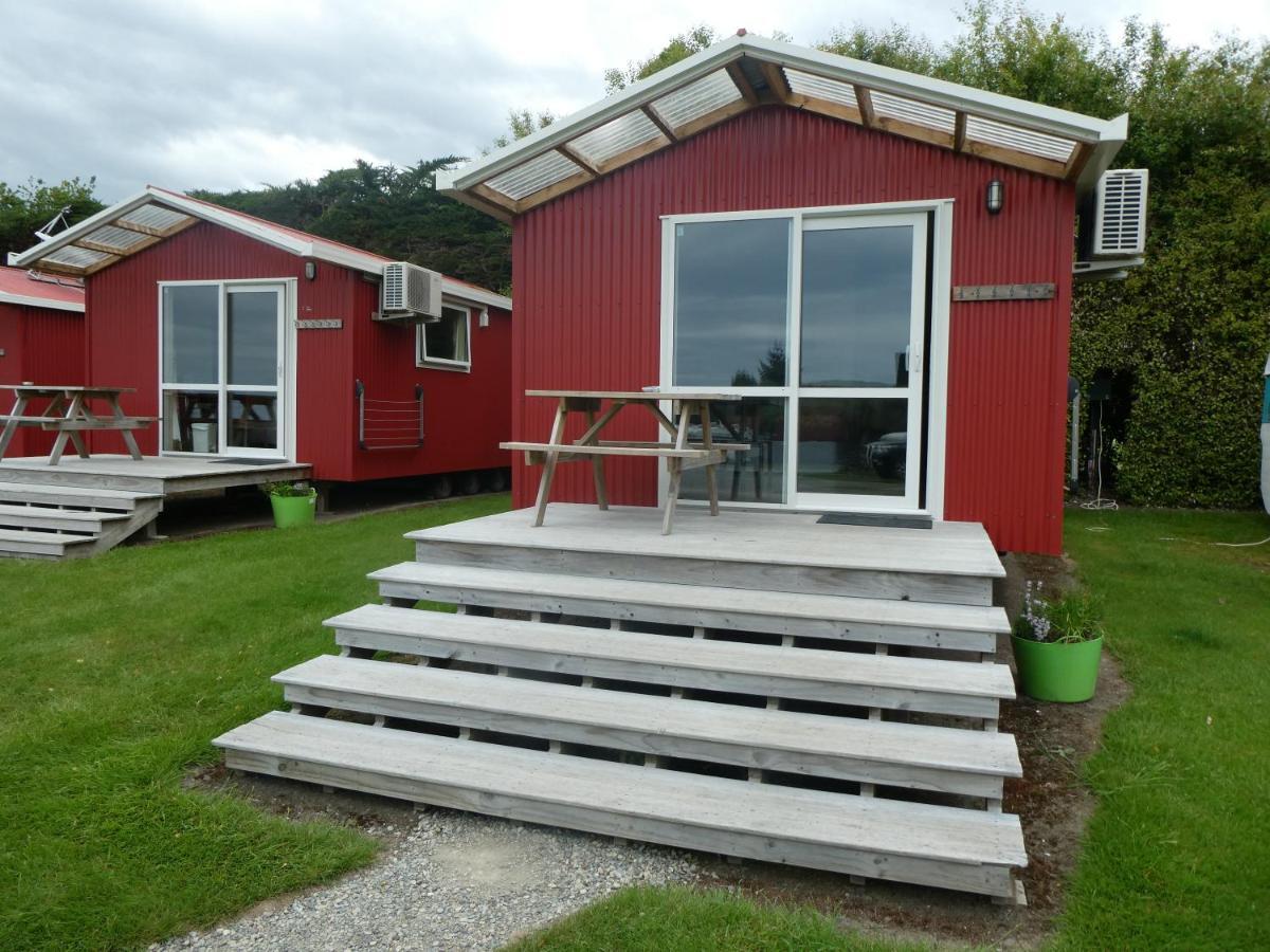 Motels By The Moeraki Boulders Holiday Park Hampden Exterior photo